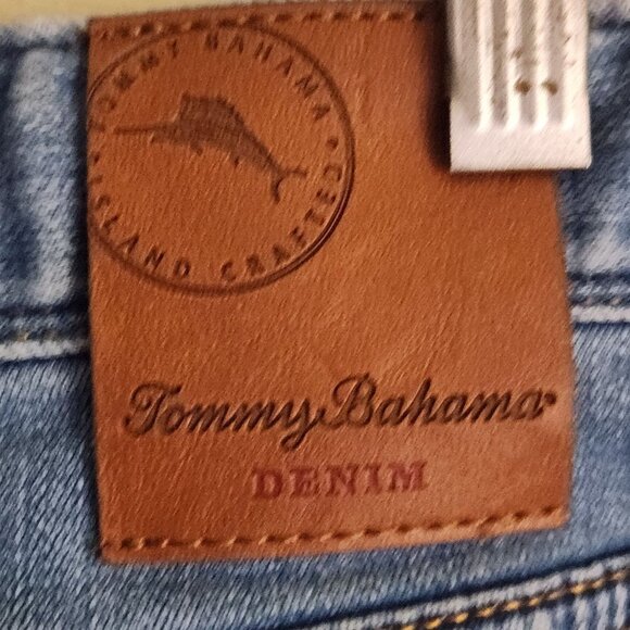 Tommy Bahama Mid Wash Straight Leg Jeans Size 33x30 - Picture 3 of 6